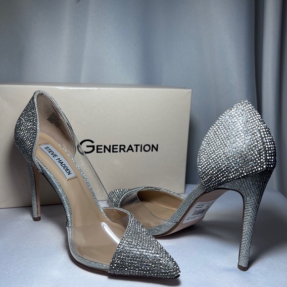 BCBGeneration Silver Heels 6M - Picture 2 of 3